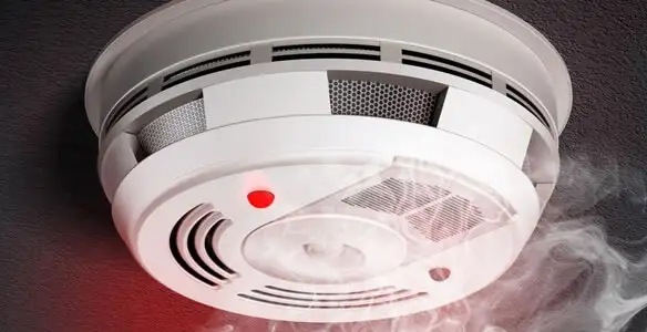 Installed smoke detector providing reliable fire detection in Dallas, TX